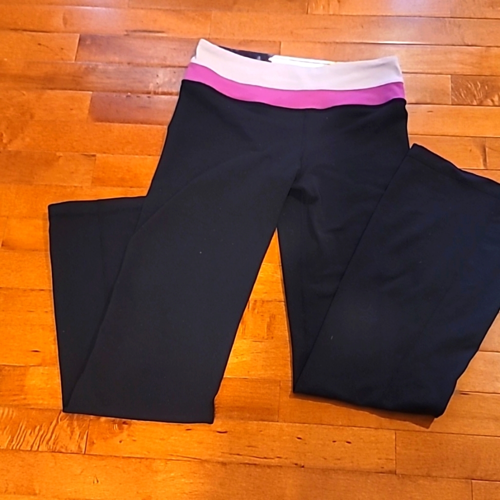 Lululemon Size 4 reversible flare